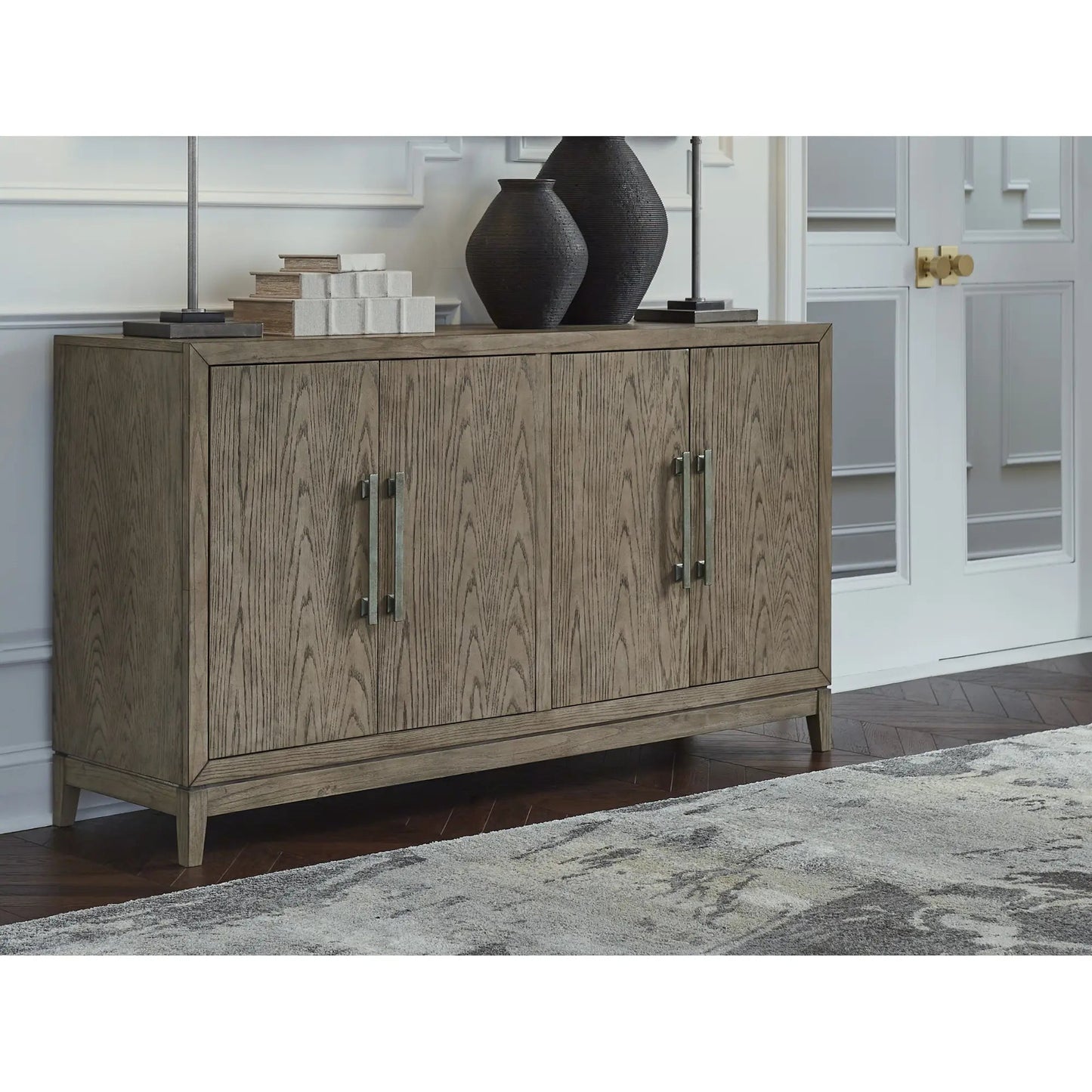 Serveur Ashley Chestner en gris marron