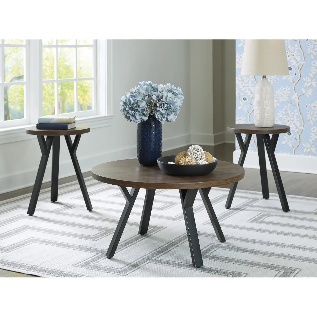 Ensemble de tables d'appoint Ashley Elbrynn