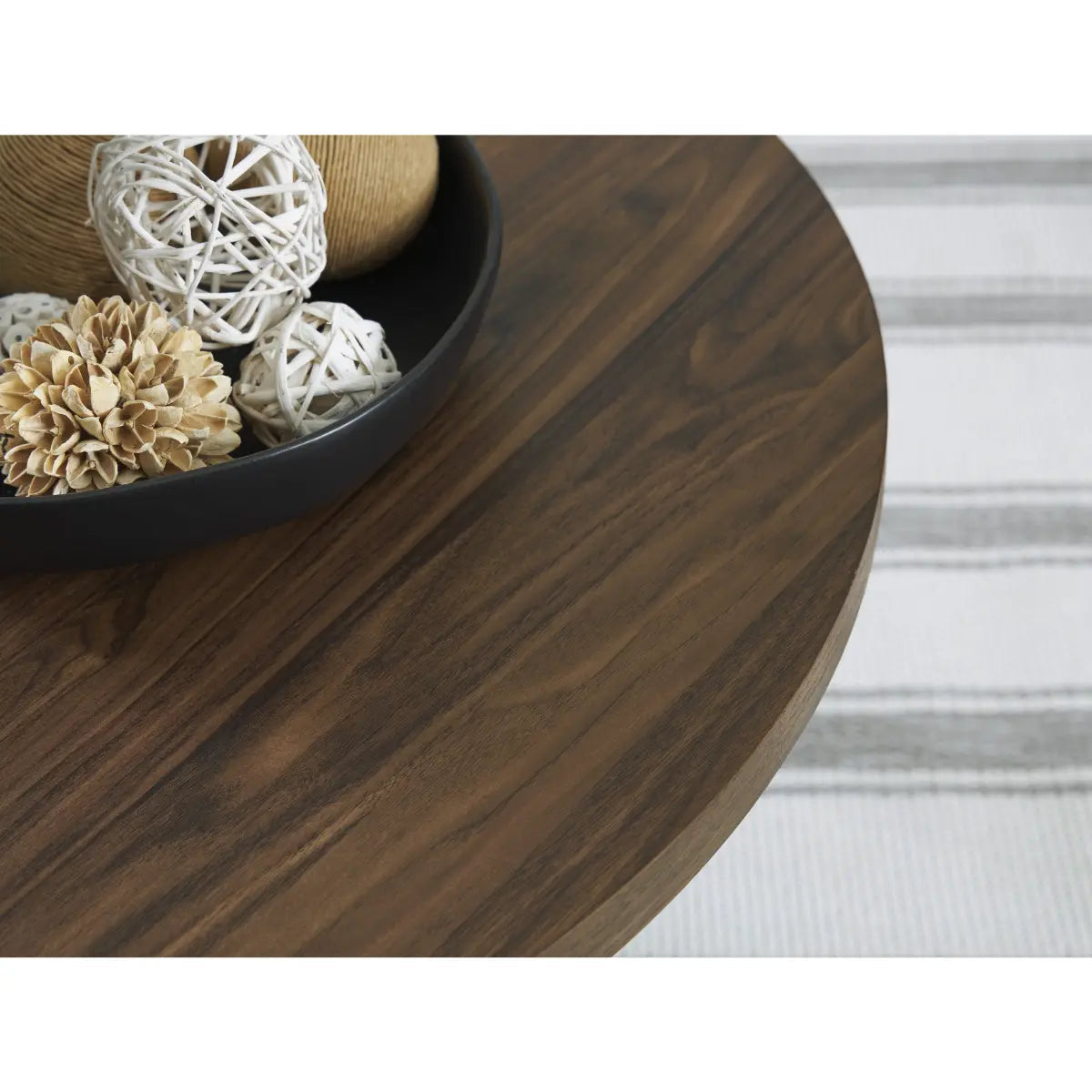 Ensemble de tables d'appoint Ashley Elbrynn